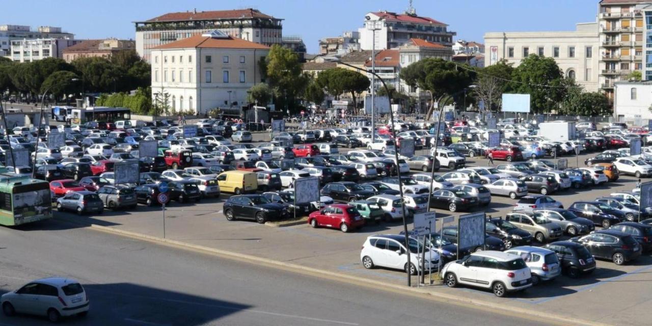 Appartamento In Pieno Centro Pescara Exterior foto